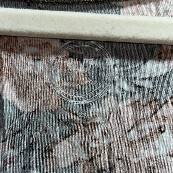 Maurices plus size 2X tee - Picture 3 of 5